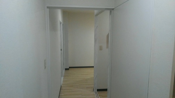 東京都荒川区　マンション　内装工事　巾木、ドア塗装　完工 (10)